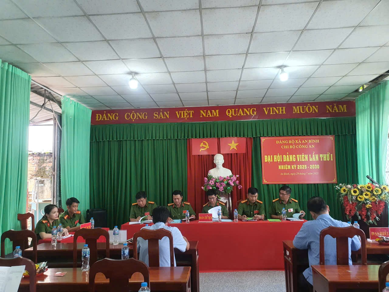 CHI BỘ CÔNG AN TỔ CHỨC ĐẠI HỘI LẦN THỨ I, NHIỆM KỲ 2025–2030