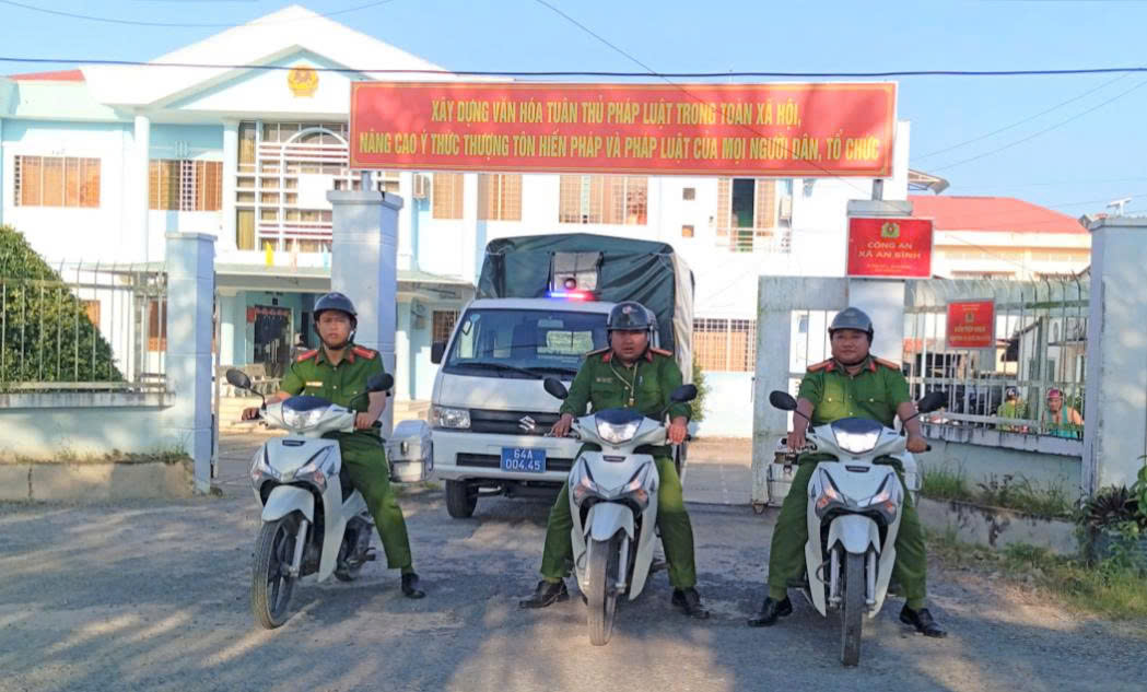 Công an xã An Bình mở cao điểm 15 ngày đêm tổng kiểm soát phương tiện, kiềm chế, kéo giảm tai nạn giao thông trên địa bàn xã
