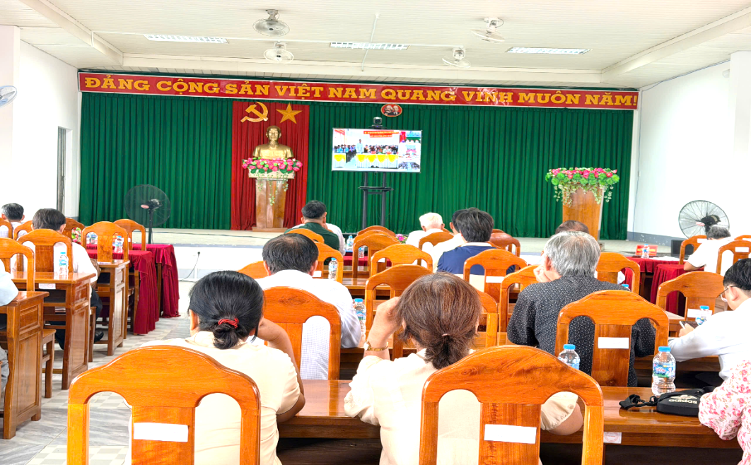 Đoàn đại biểu Quốc hội tỉnh Vĩnh Long tiếp xúc cử tri sau kỳ họp thứ nhất, Quốc hội khóa XVI

