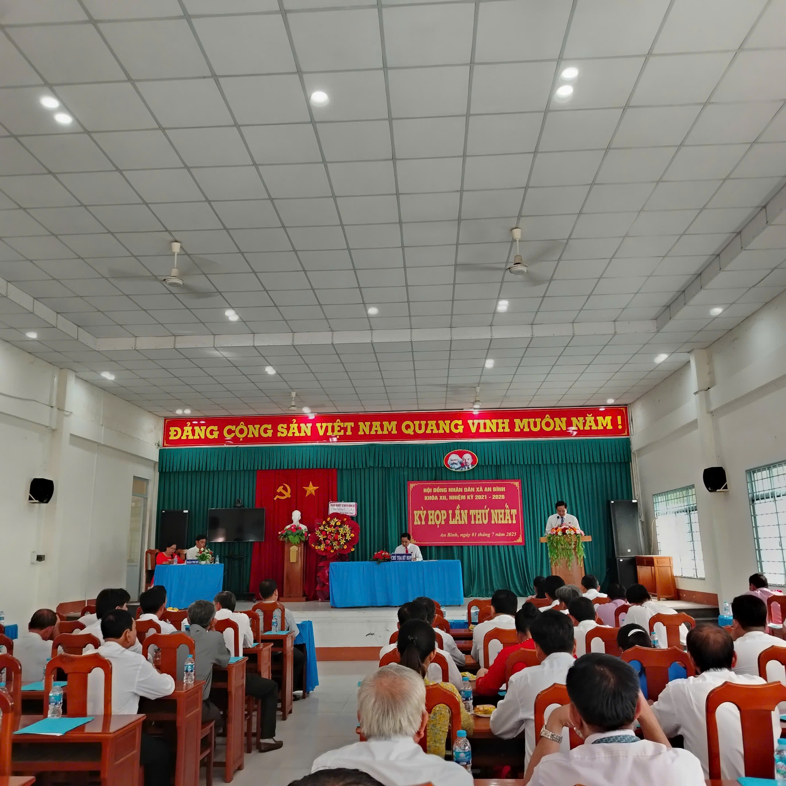 KỲ HỌP LẦN THỨ NHẤT HỘI ĐỒNG NHÂN DÂN XÃ AN BÌNH KHOÁ XII, NHIỆM KỲ 2021-2026