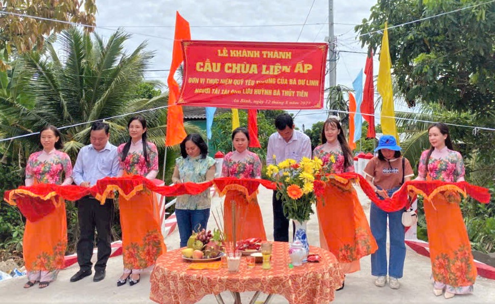 Ủy ban nhân dân xã an bình khánh thành cầu xây dựng giao thông nông thôn