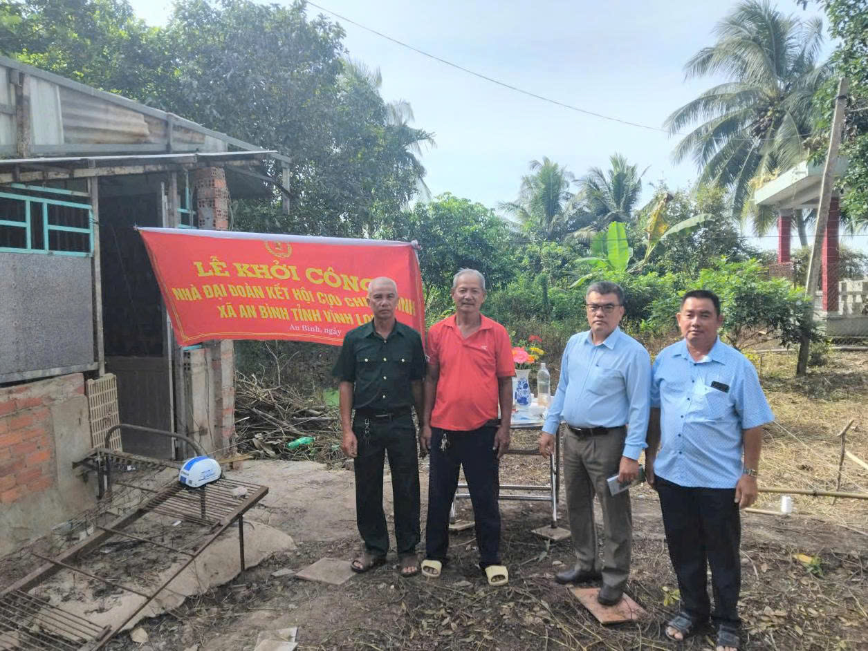 Ủy ban MTTQ Việt Nam xã An Bình khởi công xây dựng 03 căn nhà Đại đoàn kết cho các hộ gia đình có hoàn cảnh khó khăn
