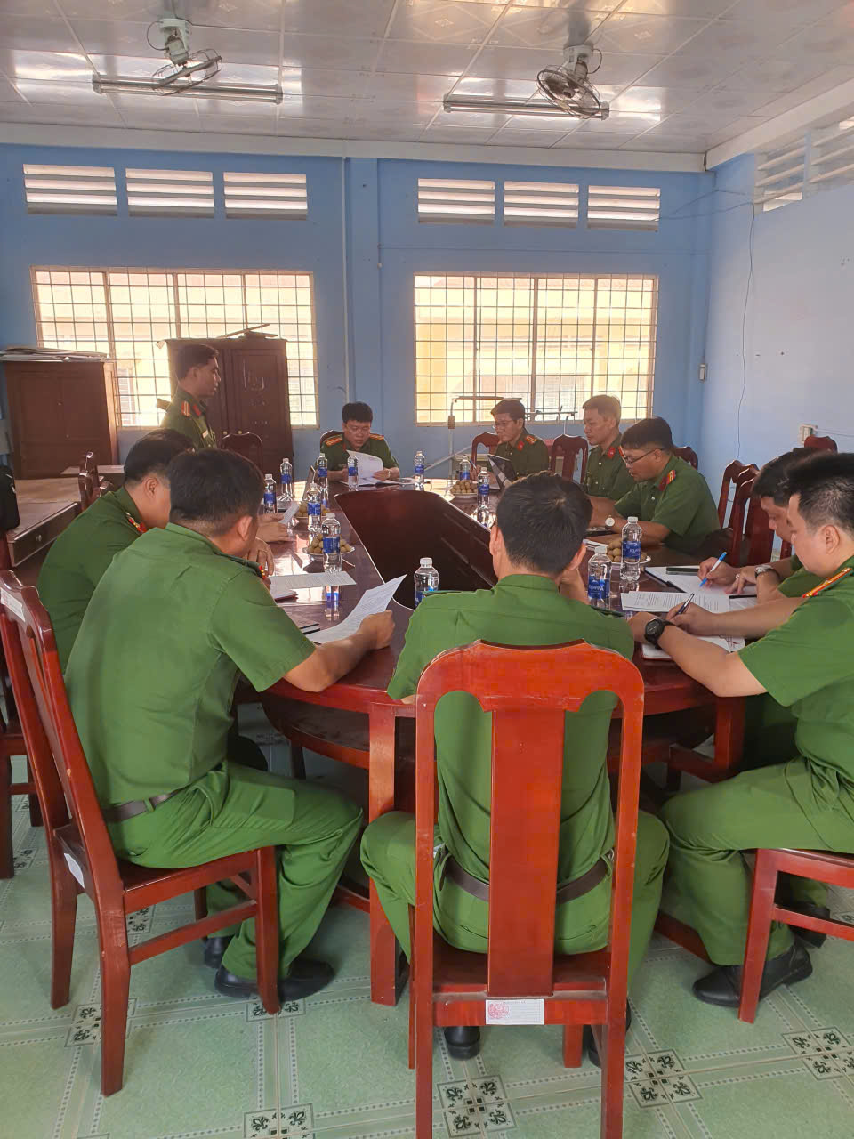 VĂN PHÒNG CƠ QUAN CẢNH SÁT ĐIỀU TRA CÔNG AN TỈNH VĨNH LONG KIỂM TRA VIỆC CHẤP HÀNH PHÁP LUẬT TRONG CÔNG TÁC  TIẾP NHẬN, PHÂN LOẠI NGUỒN TIN TỘI PHẠM CỦA CÔNG AN XÃ AN BÌNH