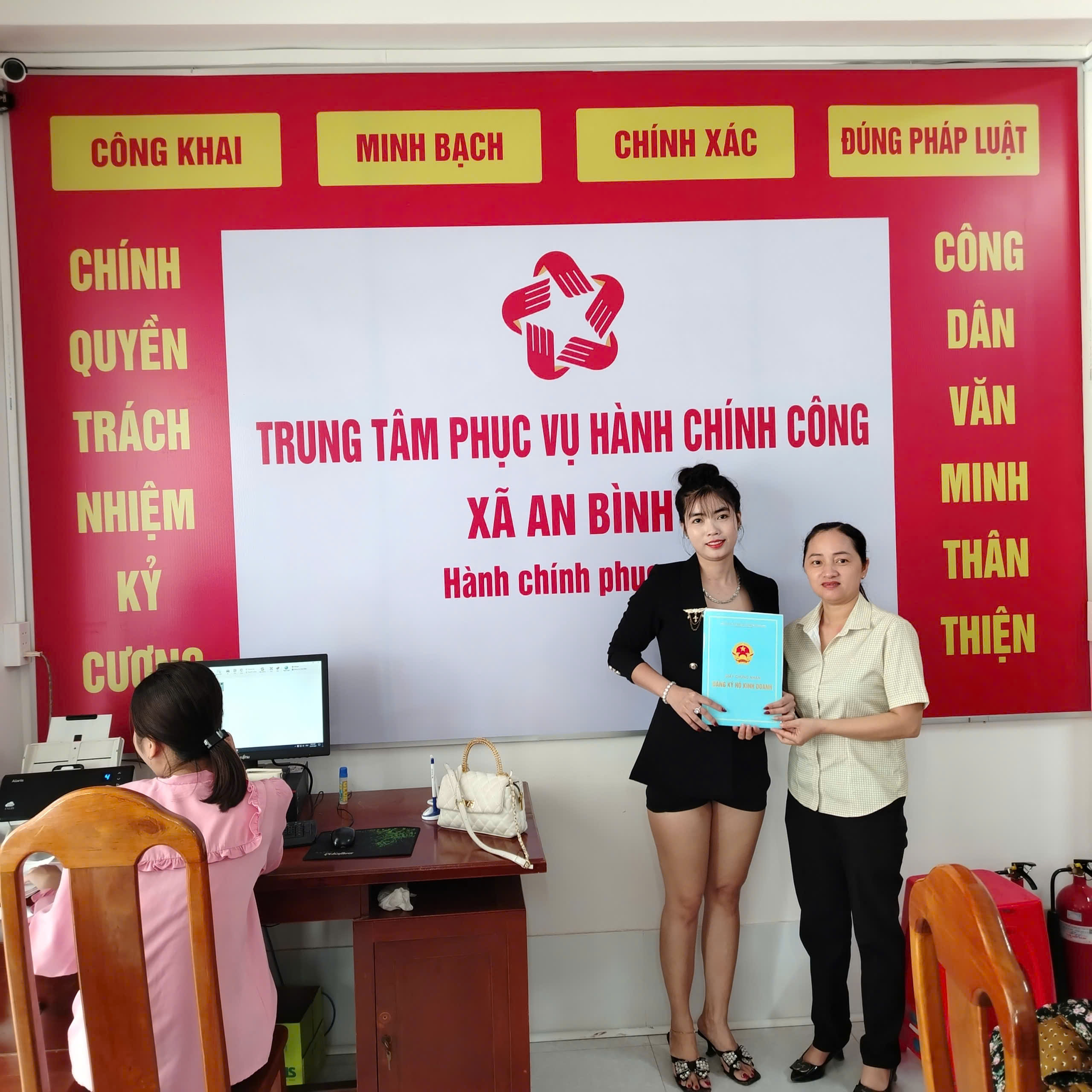 Trung tâm phục vụ hành chính công xã An Bình tận tình phục vụ nhân dân